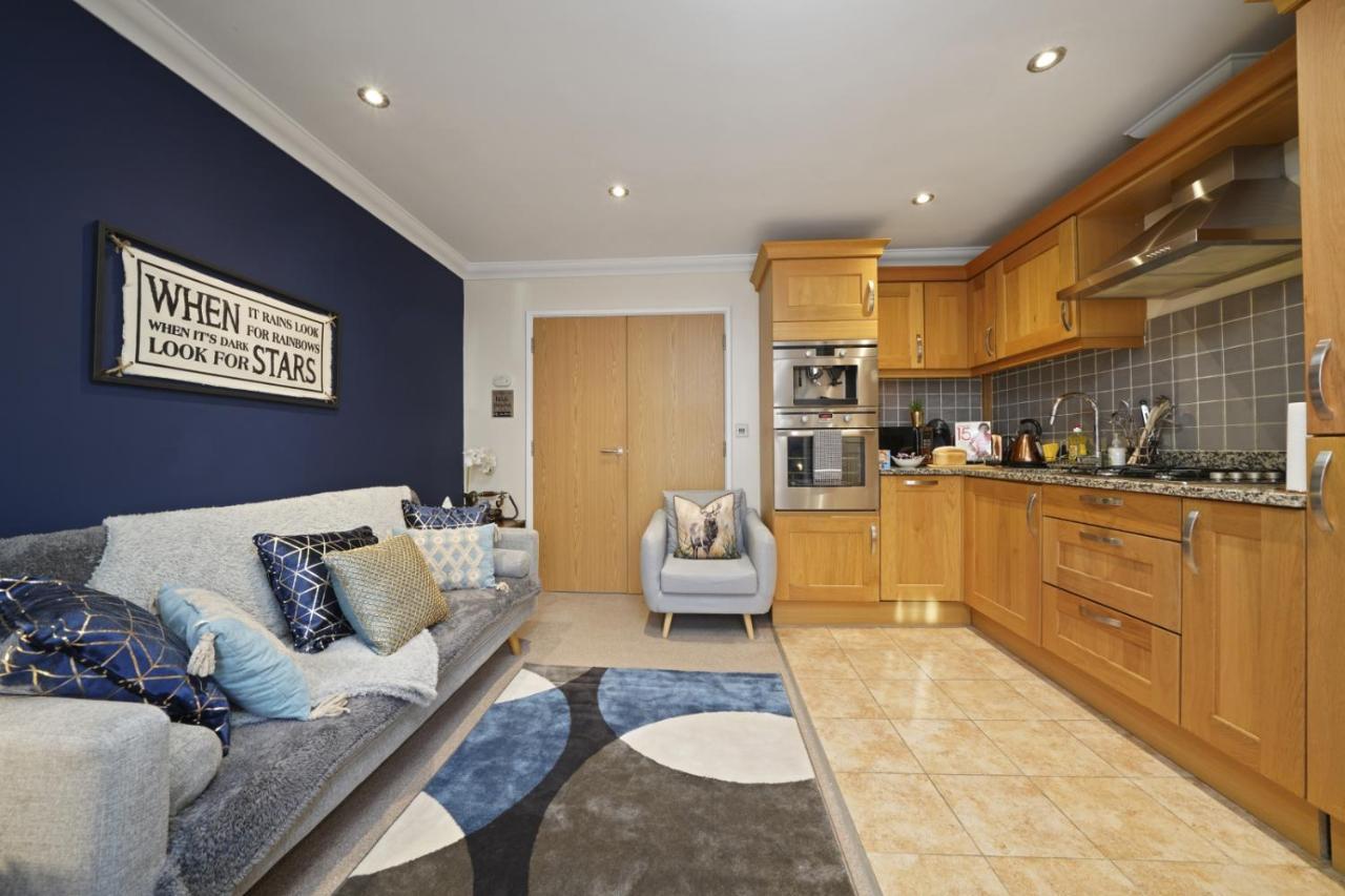 Super Funky Spire View Cottage - FREE Gated Parking - Ultra WiFi Canterbury Exterior foto